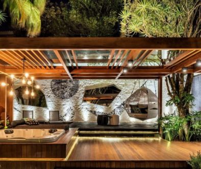 Rosi Barcelos Arquitetura Niterói - Pergolados valorizam a área externa com elegância e conforto.