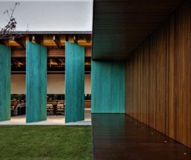 Rosi Barcelos Arquitetura em Niterói - Porta pivotante